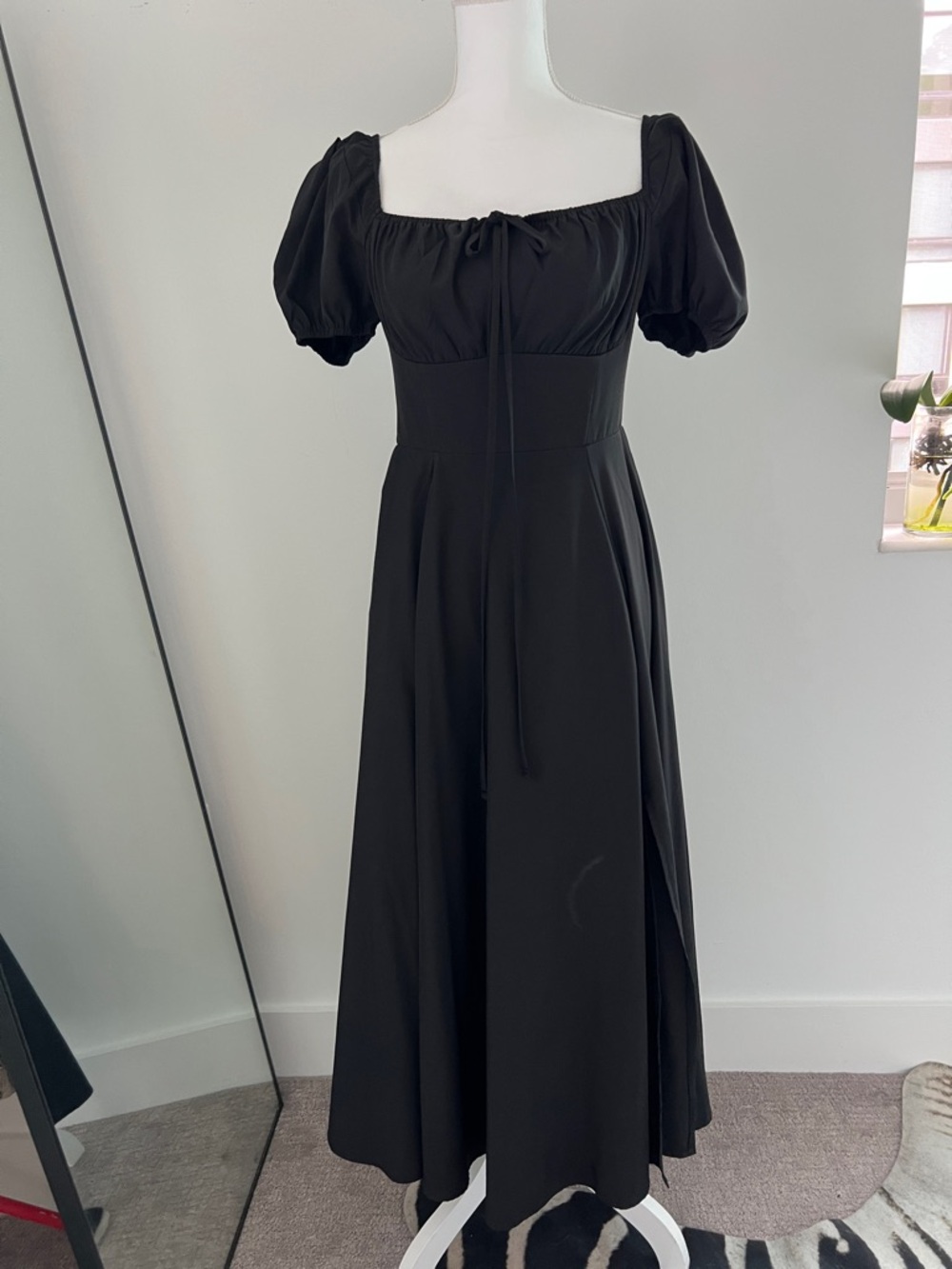 Classic Black Puff-Sleeve Maxi Dress